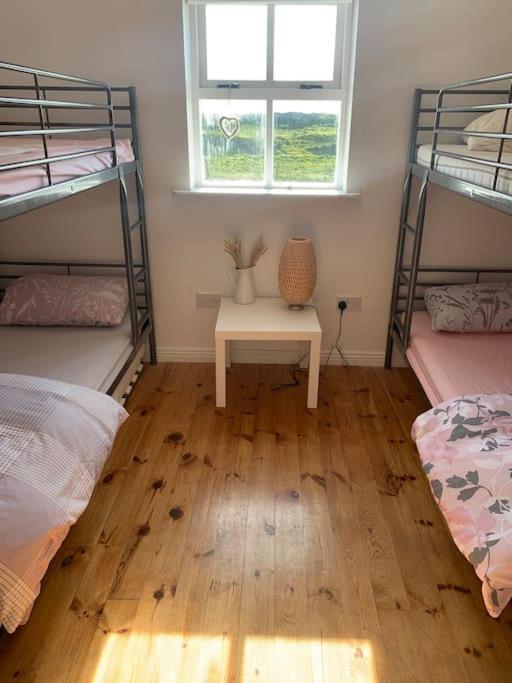 Pink Cottage Ballyconneely Bagian luar foto