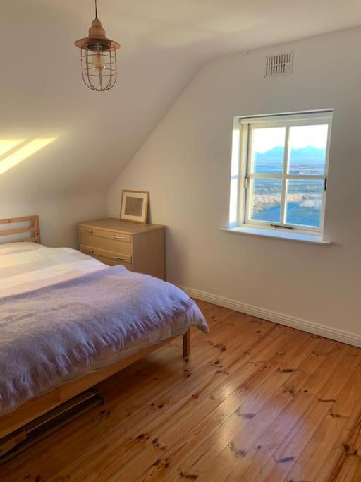 Pink Cottage Ballyconneely Bagian luar foto