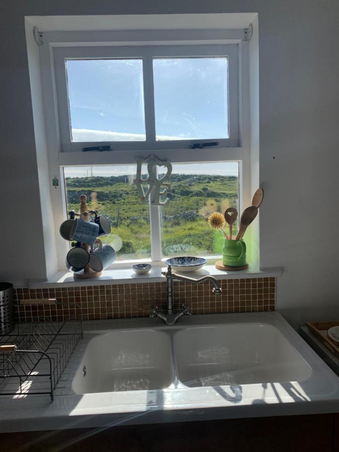Pink Cottage Ballyconneely Bagian luar foto
