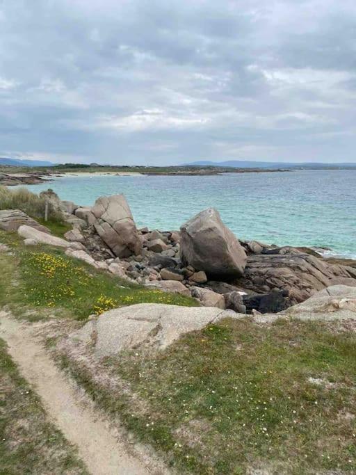 Pink Cottage Ballyconneely Bagian luar foto